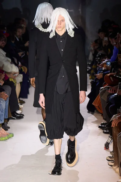Look 30